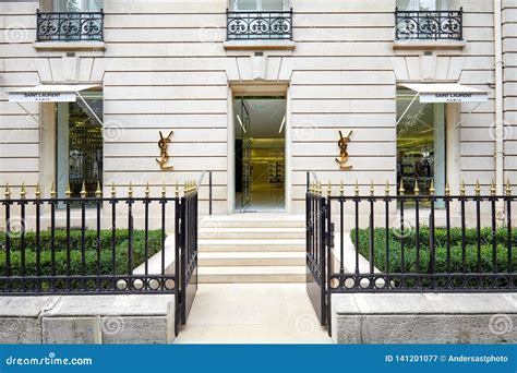 boutique ysl avenue montaigne|ysl stores in paris.